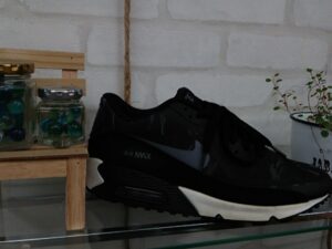 NIKE AIR MAX90 PRM TAPEスニーカー入荷