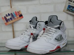 AIR JORDAN 5 × SUPREME