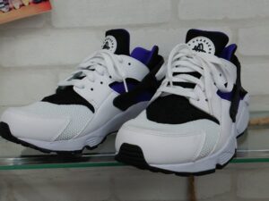 NIKE 　AIR HUARACHE