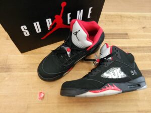 AIR JORDAN 5 RETRO × SUPERMA　入荷