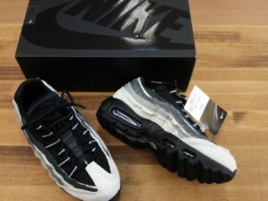 COMME des GARCONS HOMME PLUS × NIKE AIR MAX 95 入荷