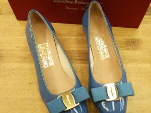 Salvatore Ferragamo　フラット　パンプス　入荷