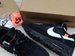 Off-White x Nike Air Max 90 スニーカー　入荷