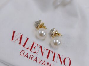 ✨【バレンティノのパールビーズピアス、入荷！】✨