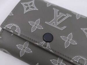 🟩✨【Louis Vuitton “モノグラムシャドウ” ヴィクターウォレット 入荷】✨🟩 ⠀